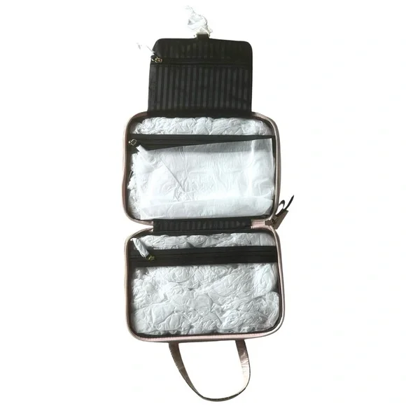 Victoria’s Secret Blush Pink Makeup Toiletries Bag Embossed Lizard Textured NEW - Picture 5 of 10